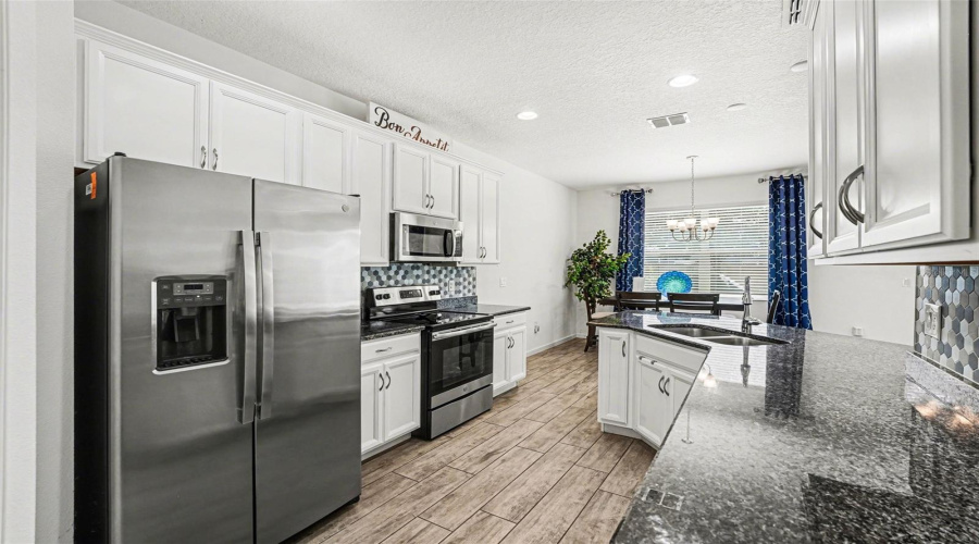 DAVENPORT, Florida 33837, 3 Bedrooms Bedrooms, ,2 BathroomsBathrooms,Residential,For Sale,SAPPHIRE DR,0,MFRTB8500041