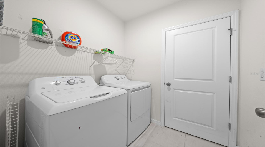 DAVENPORT, Florida 33837, 4 Bedrooms Bedrooms, ,2 BathroomsBathrooms,Residential,For Sale,MEADOW BEND,0,MFRO6346994