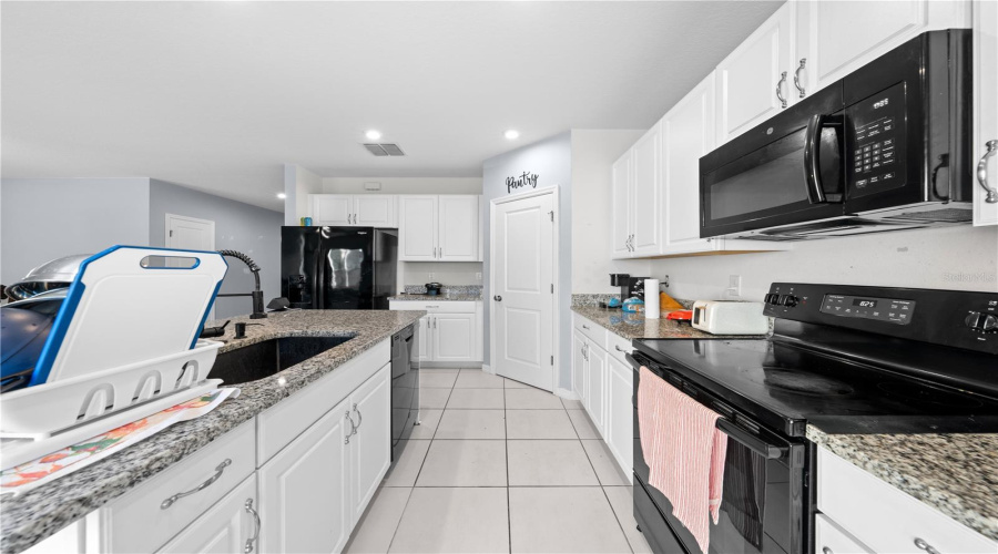 DAVENPORT, Florida 33837, 4 Bedrooms Bedrooms, ,2 BathroomsBathrooms,Residential,For Sale,MEADOW BEND,0,MFRO6346994