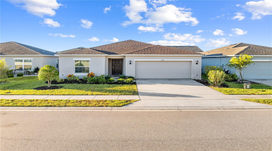 DAVENPORT, Florida 33837, 4 Bedrooms Bedrooms, ,2 BathroomsBathrooms,Residential,For Sale,MEADOW BEND,0,MFRO6346994