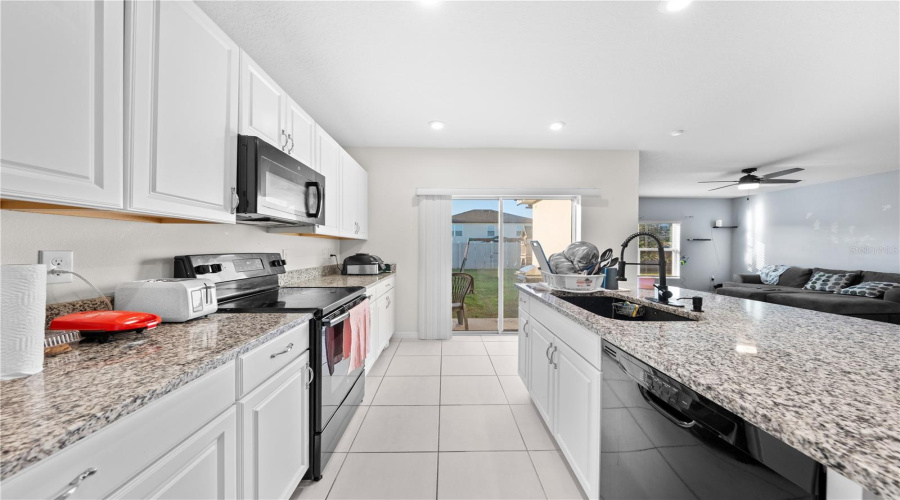 DAVENPORT, Florida 33837, 4 Bedrooms Bedrooms, ,2 BathroomsBathrooms,Residential,For Sale,MEADOW BEND,0,MFRO6346994