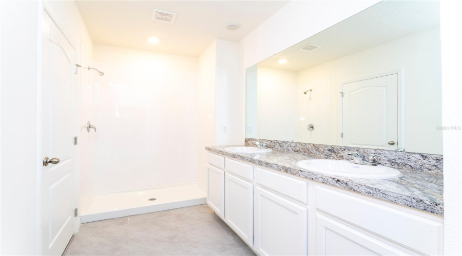 DAVENPORT, Florida 33837, 3 Bedrooms Bedrooms, ,2 BathroomsBathrooms,Residential,For Sale,POST OAK,0,MFRS5147746