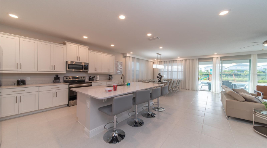 KISSIMMEE, Florida 34747, 8 Bedrooms Bedrooms, ,6 BathroomsBathrooms,Residential,For Sale,AUBURN,0,MFRO6400825