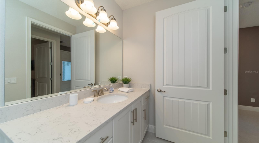 KISSIMMEE, Florida 34747, 8 Bedrooms Bedrooms, ,6 BathroomsBathrooms,Residential,For Sale,AUBURN,0,MFRO6400825