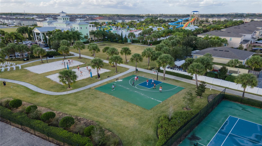 KISSIMMEE, Florida 34747, 8 Bedrooms Bedrooms, ,6 BathroomsBathrooms,Residential,For Sale,AUBURN,0,MFRO6400825