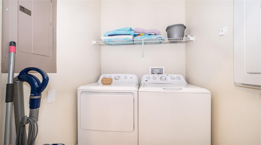 KISSIMMEE, Florida 34746, 5 Bedrooms Bedrooms, ,4 BathroomsBathrooms,Residential,For Sale,LOVE STOREY,0,MFRO6390062