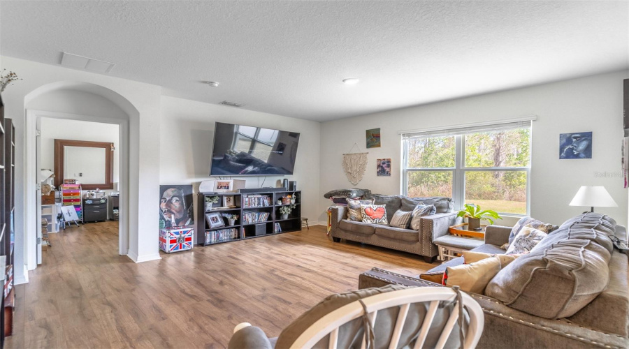 DAVENPORT, Florida 33897, 4 Bedrooms Bedrooms, ,2 BathroomsBathrooms,Residential,For Sale,FOX SQUIRREL,0,MFRO6401376