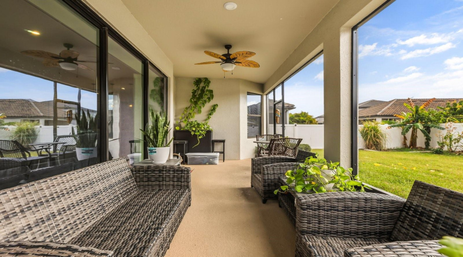 Covered patio/lanai