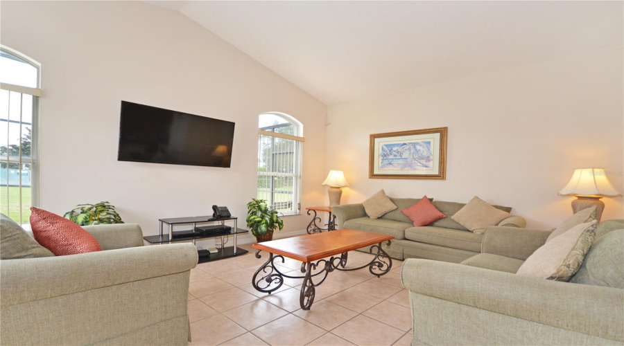 DAVENPORT, Florida 33897, 5 Bedrooms Bedrooms, ,3 BathroomsBathrooms,Residential,For Sale,CORVINA,0,MFRS5146455