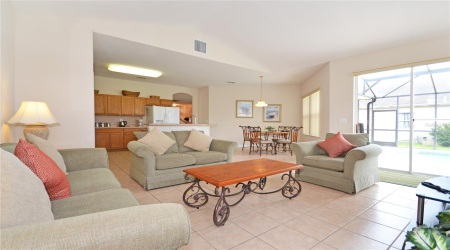 DAVENPORT, Florida 33897, 5 Bedrooms Bedrooms, ,3 BathroomsBathrooms,Residential,For Sale,CORVINA,0,MFRS5146455