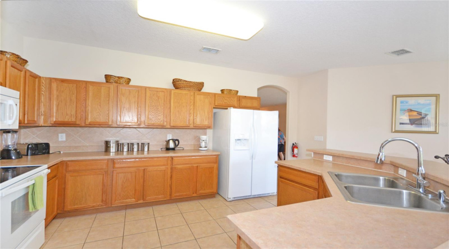 DAVENPORT, Florida 33897, 5 Bedrooms Bedrooms, ,3 BathroomsBathrooms,Residential,For Sale,CORVINA,0,MFRS5146455