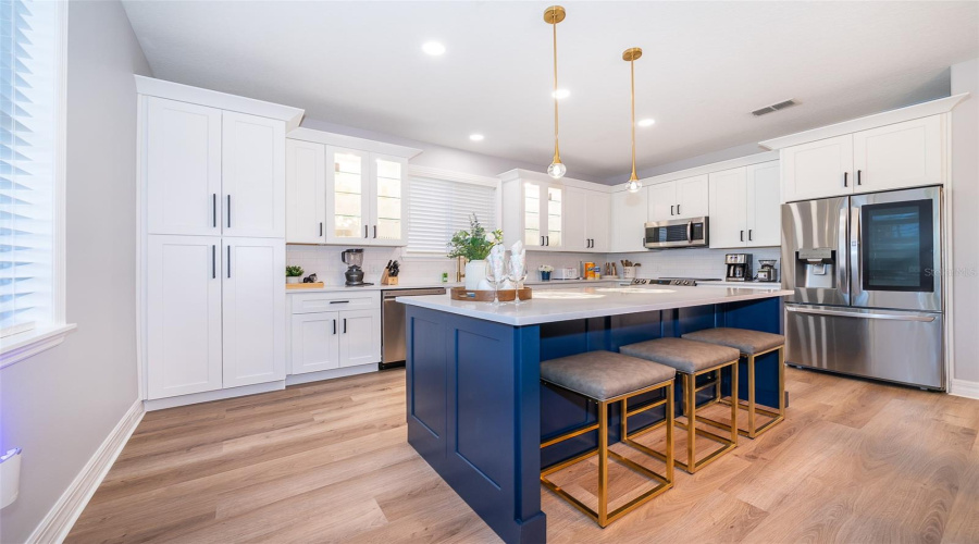 DAVENPORT, Florida 33896, 6 Bedrooms Bedrooms, ,4 BathroomsBathrooms,Residential,For Sale,PINE RIDGE,0,MFRS5121315