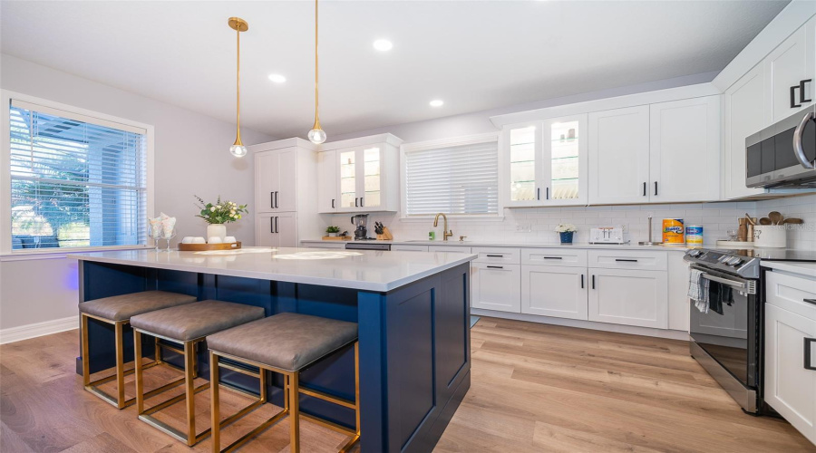 DAVENPORT, Florida 33896, 6 Bedrooms Bedrooms, ,4 BathroomsBathrooms,Residential,For Sale,PINE RIDGE,0,MFRS5121315