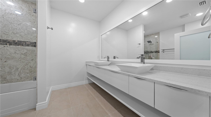 DAVENPORT, Florida 33837, 3 Bedrooms Bedrooms, ,2 BathroomsBathrooms,Residential,For Sale,GREENBRIAR,0,MFRS5148404