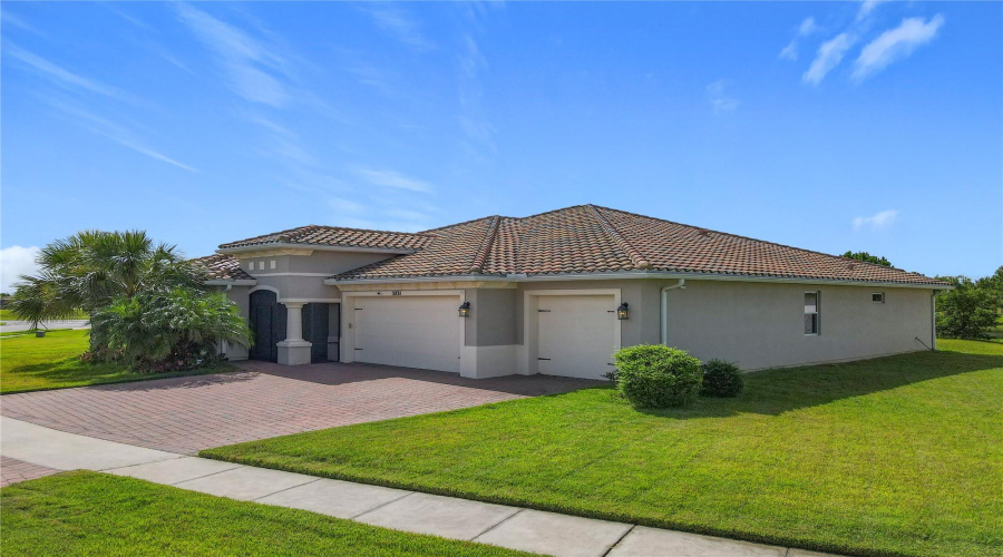KISSIMMEE, Florida 34746, 4 Bedrooms Bedrooms, ,3 BathroomsBathrooms,Residential,For Sale,AGOSTINO TER,0,MFRS5148406