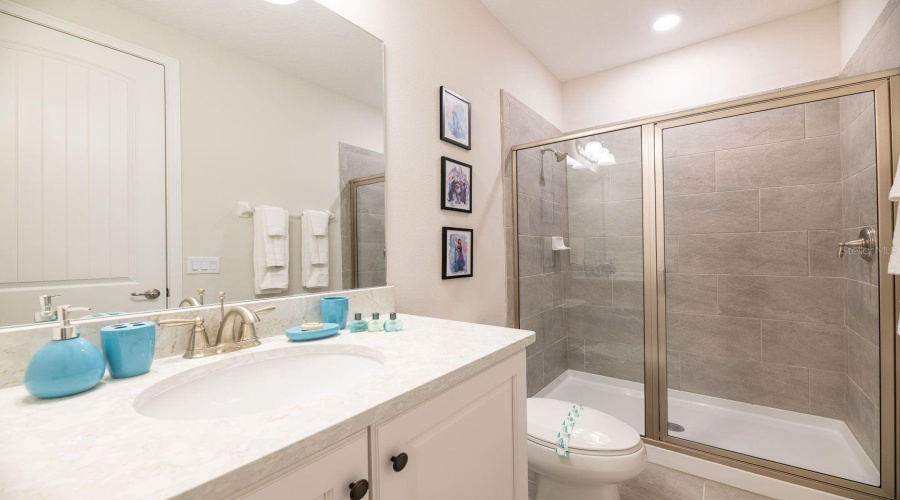 KISSIMMEE, Florida 34747, 6 Bedrooms Bedrooms, ,6 BathroomsBathrooms,Residential,For Sale,SOUTHFIELD,0,MFRO6397268