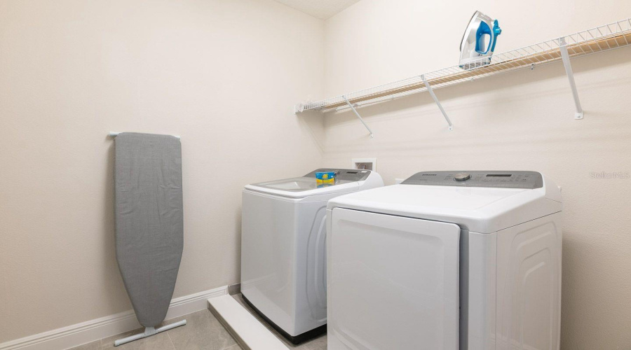 KISSIMMEE, Florida 34747, 6 Bedrooms Bedrooms, ,6 BathroomsBathrooms,Residential,For Sale,SOUTHFIELD,0,MFRO6397268