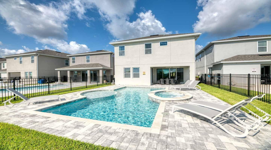 KISSIMMEE, Florida 34747, 6 Bedrooms Bedrooms, ,6 BathroomsBathrooms,Residential,For Sale,SOUTHFIELD,0,MFRO6397268