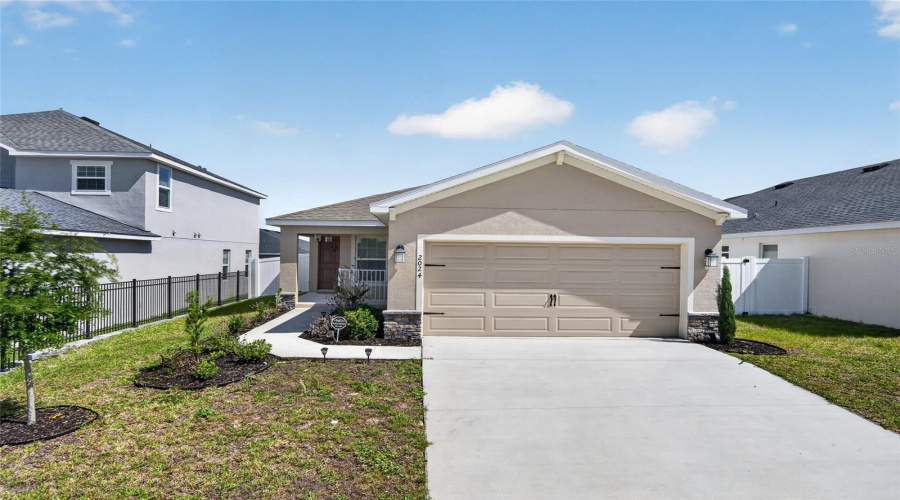 DAVENPORT, Florida 33837, 3 Bedrooms Bedrooms, ,2 BathroomsBathrooms,Residential,For Sale,NOBLE,0,MFRG5111154