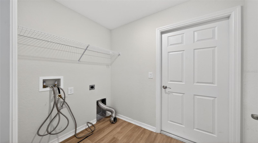 DAVENPORT, Florida 33837, 3 Bedrooms Bedrooms, ,2 BathroomsBathrooms,Residential,For Sale,NOBLE,0,MFRG5111154