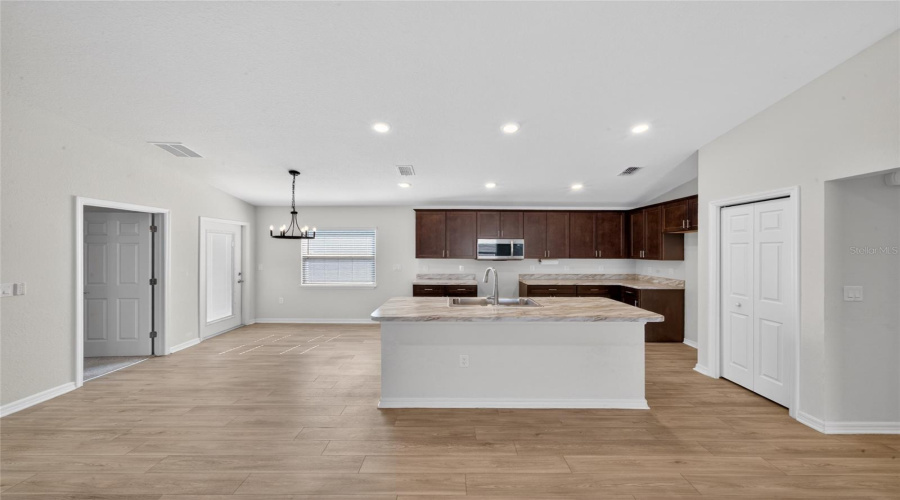 DAVENPORT, Florida 33837, 3 Bedrooms Bedrooms, ,2 BathroomsBathrooms,Residential,For Sale,NOBLE,0,MFRG5111154