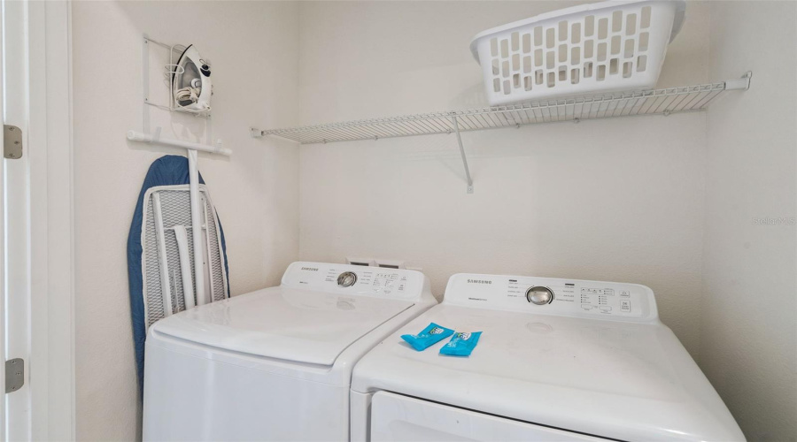 KISSIMMEE, Florida 34747, 3 Bedrooms Bedrooms, ,3 BathroomsBathrooms,Residential,For Sale,KNEE DEEP,0,MFRS5148481