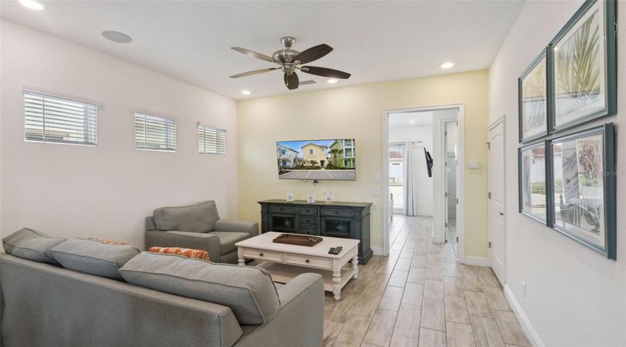 KISSIMMEE, Florida 34747, 3 Bedrooms Bedrooms, ,3 BathroomsBathrooms,Residential,For Sale,KNEE DEEP,0,MFRS5148481