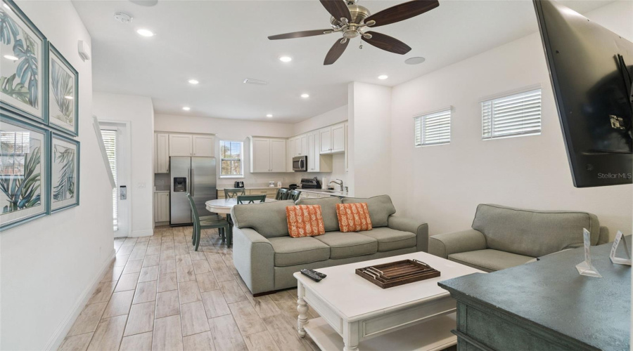 KISSIMMEE, Florida 34747, 3 Bedrooms Bedrooms, ,3 BathroomsBathrooms,Residential,For Sale,KNEE DEEP,0,MFRS5148481