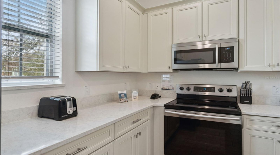 KISSIMMEE, Florida 34747, 3 Bedrooms Bedrooms, ,3 BathroomsBathrooms,Residential,For Sale,KNEE DEEP,0,MFRS5148481