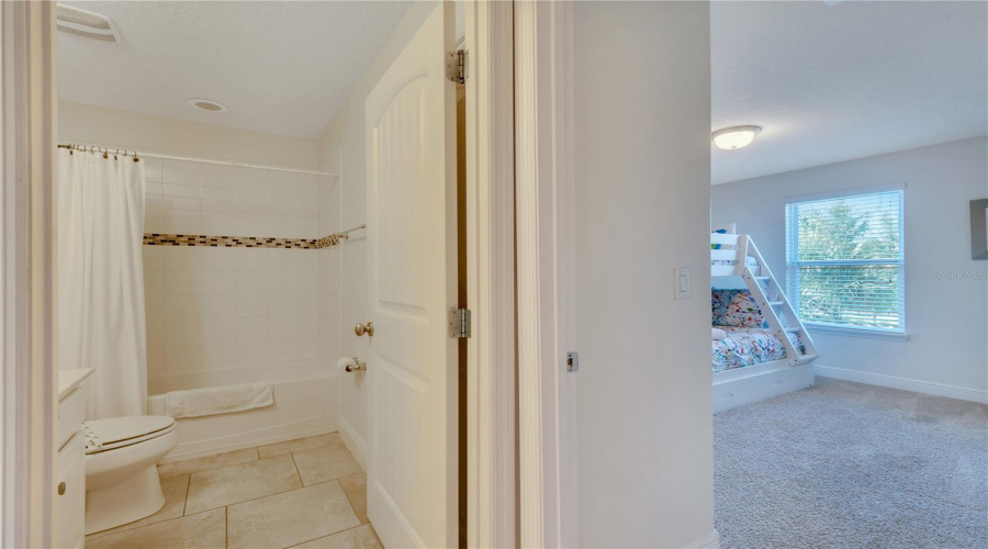 DAVENPORT, Florida 33837, 6 Bedrooms Bedrooms, ,4 BathroomsBathrooms,Residential,For Sale,ACORN,0,MFRG5111297