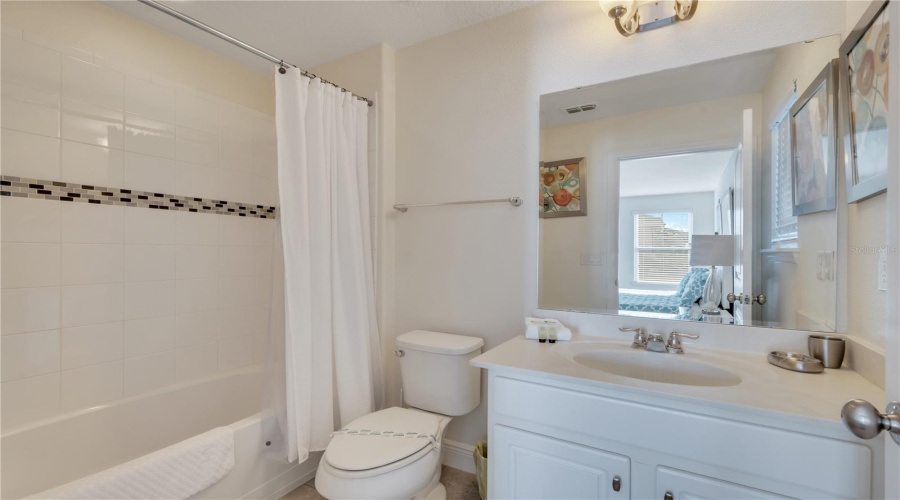 DAVENPORT, Florida 33837, 6 Bedrooms Bedrooms, ,4 BathroomsBathrooms,Residential,For Sale,ACORN,0,MFRG5111297