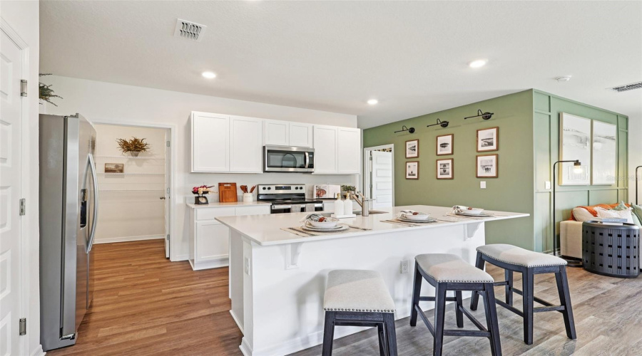 DAVENPORT, Florida 33837, 5 Bedrooms Bedrooms, ,3 BathroomsBathrooms,Residential,For Sale,SNOWFALL BEND,0,MFRO6401751