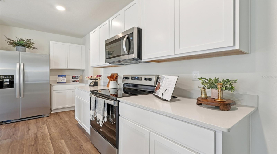 DAVENPORT, Florida 33837, 5 Bedrooms Bedrooms, ,3 BathroomsBathrooms,Residential,For Sale,SNOWFALL BEND,0,MFRO6401751