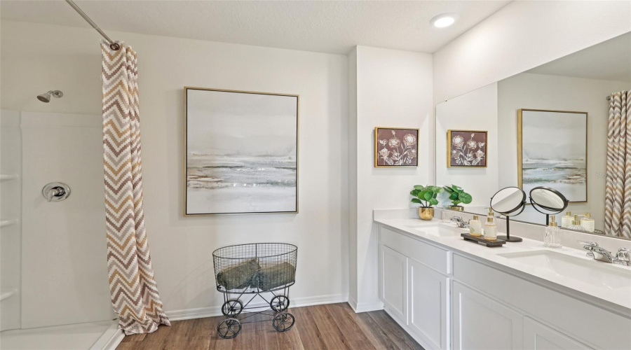 DAVENPORT, Florida 33837, 5 Bedrooms Bedrooms, ,3 BathroomsBathrooms,Residential,For Sale,SNOWFALL BEND,0,MFRO6401751