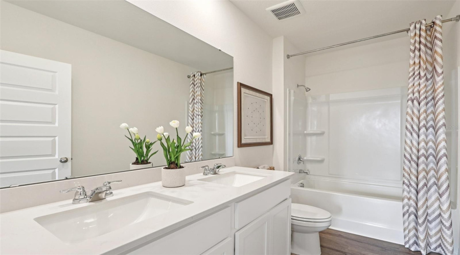 DAVENPORT, Florida 33837, 5 Bedrooms Bedrooms, ,3 BathroomsBathrooms,Residential,For Sale,SNOWFALL BEND,0,MFRO6401751