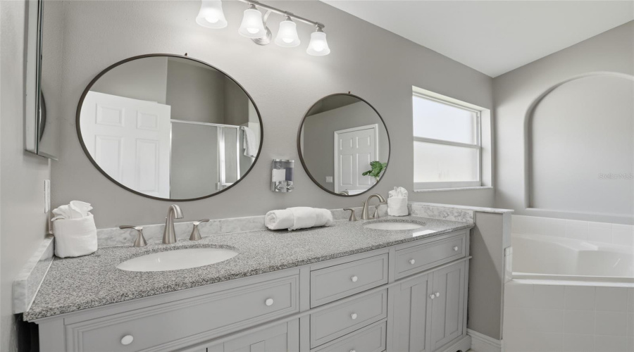 KISSIMMEE, Florida 34747, 4 Bedrooms Bedrooms, ,3 BathroomsBathrooms,Residential,For Sale,ONEIDA,0,MFRS5147106