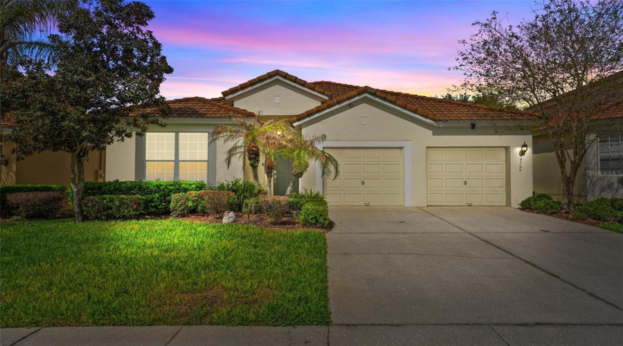 7755_Grassendale_Evening_Front