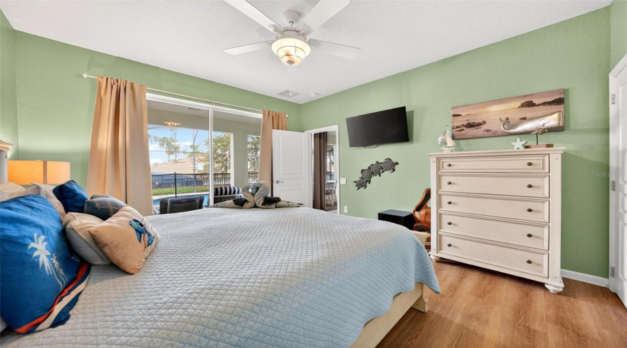 From_primary_en-suite_bathroom_door