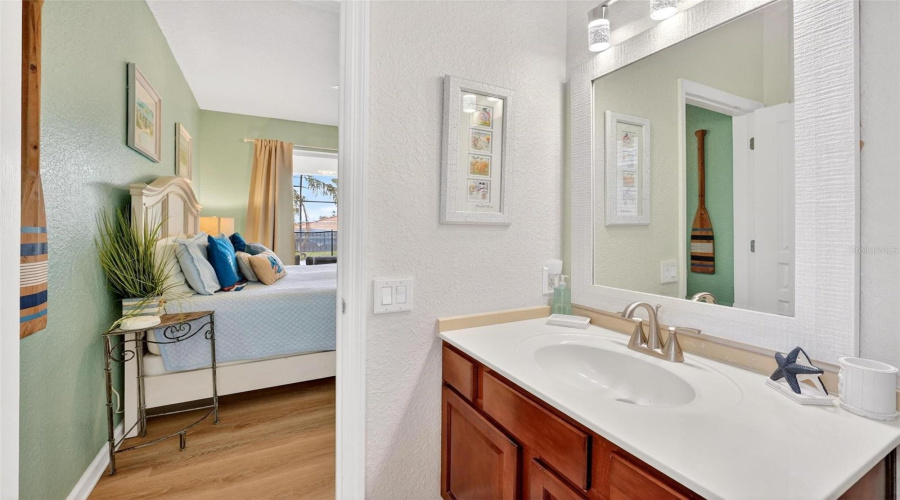 Primary_bathroom_en-suite