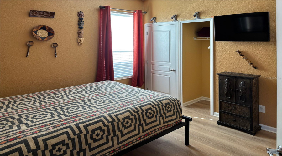 2nd_bedroom_pic_#2_from_doorway