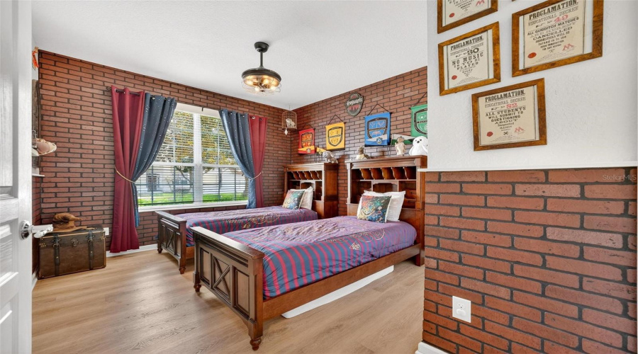 Front_bedroom_pic_#2