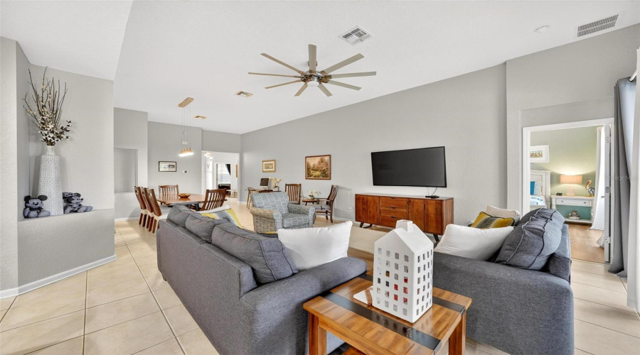 Family_room_right_is_door_to_the_primary_bedroom