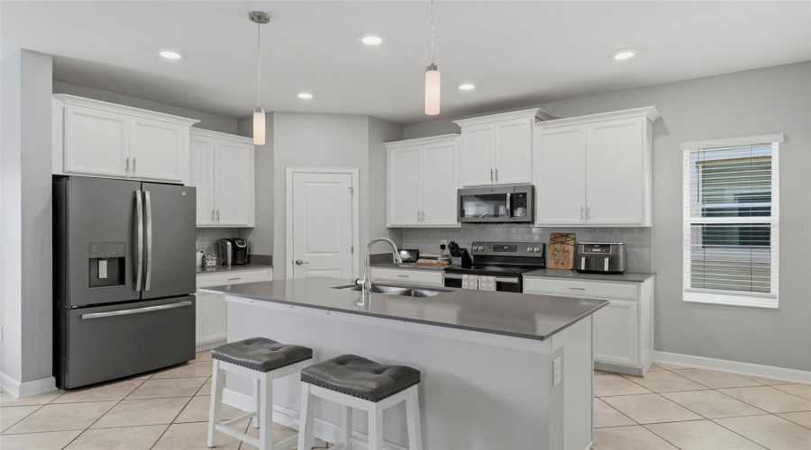 DAVENPORT, Florida 33896, 3 Bedrooms Bedrooms, ,2 BathroomsBathrooms,Residential,For Sale,TRAPPERS TRAIL,0,MFRTB8501118