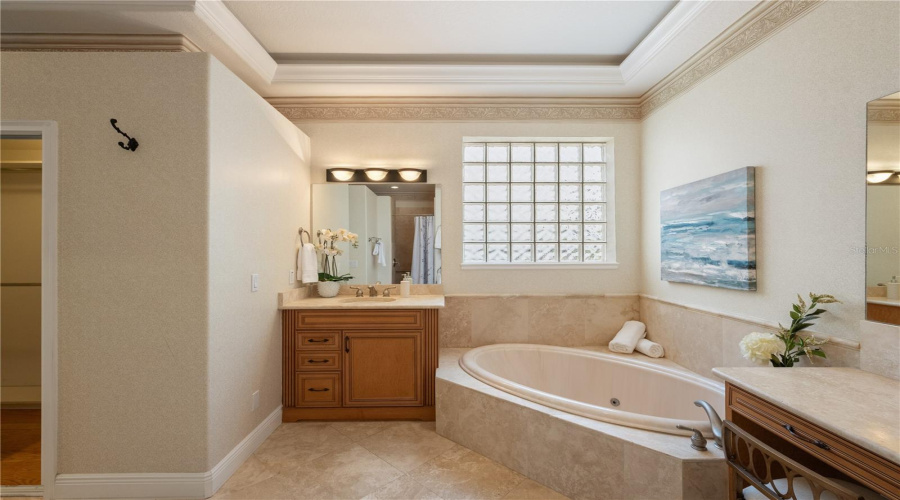 ORLANDO, Florida 32836, 4 Bedrooms Bedrooms, ,4 BathroomsBathrooms,Residential,For Sale,VIA ROSA,0,MFRO6389505