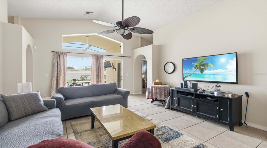 KISSIMMEE, Florida 34747, 4 Bedrooms Bedrooms, ,3 BathroomsBathrooms,Residential,For Sale,ONEIDA,0,MFRS5145194