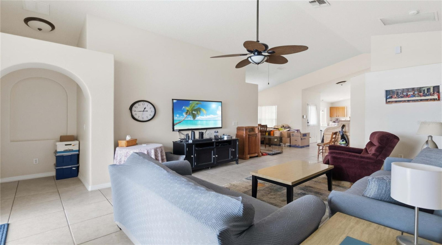 KISSIMMEE, Florida 34747, 4 Bedrooms Bedrooms, ,3 BathroomsBathrooms,Residential,For Sale,ONEIDA,0,MFRS5145194