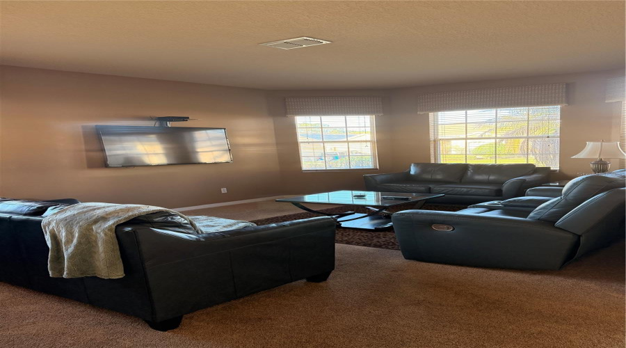 DAVENPORT, Florida 33897, 5 Bedrooms Bedrooms, ,3 BathroomsBathrooms,Residential,For Sale,HIGHER COMBE,0,MFRO6399361