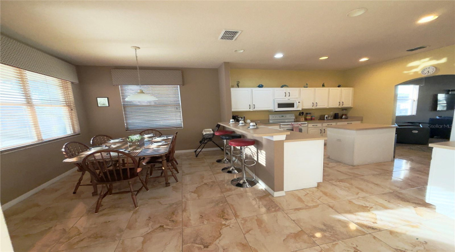 DAVENPORT, Florida 33897, 5 Bedrooms Bedrooms, ,3 BathroomsBathrooms,Residential,For Sale,HIGHER COMBE,0,MFRO6399361