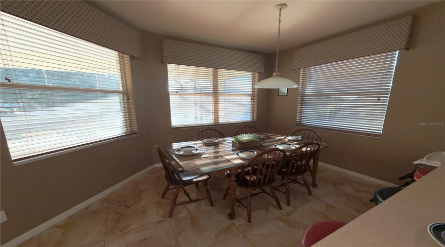 DAVENPORT, Florida 33897, 5 Bedrooms Bedrooms, ,3 BathroomsBathrooms,Residential,For Sale,HIGHER COMBE,0,MFRO6399361