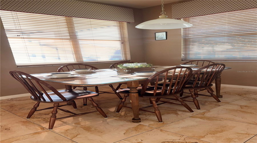 DAVENPORT, Florida 33897, 5 Bedrooms Bedrooms, ,3 BathroomsBathrooms,Residential,For Sale,HIGHER COMBE,0,MFRO6399361